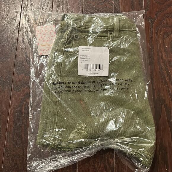 NWT Free People Makai Cut Off Shorts Size 26 Olive Green - Picture 9 of 11